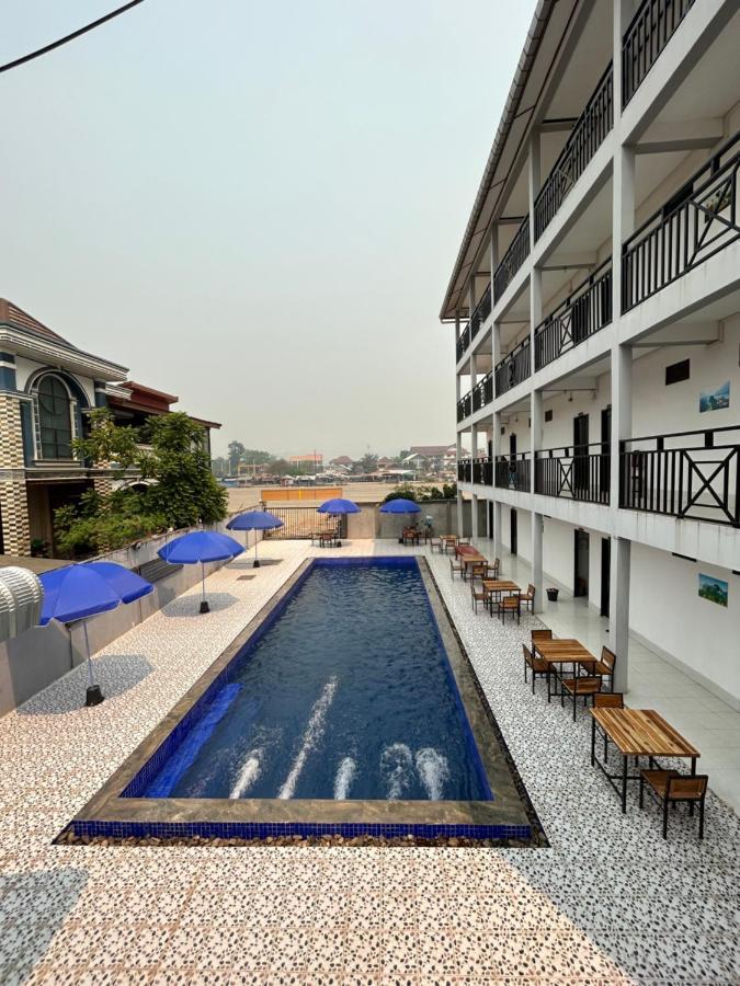 Vang Vieng Backpackers Hostel ภายนอก รูปภาพ