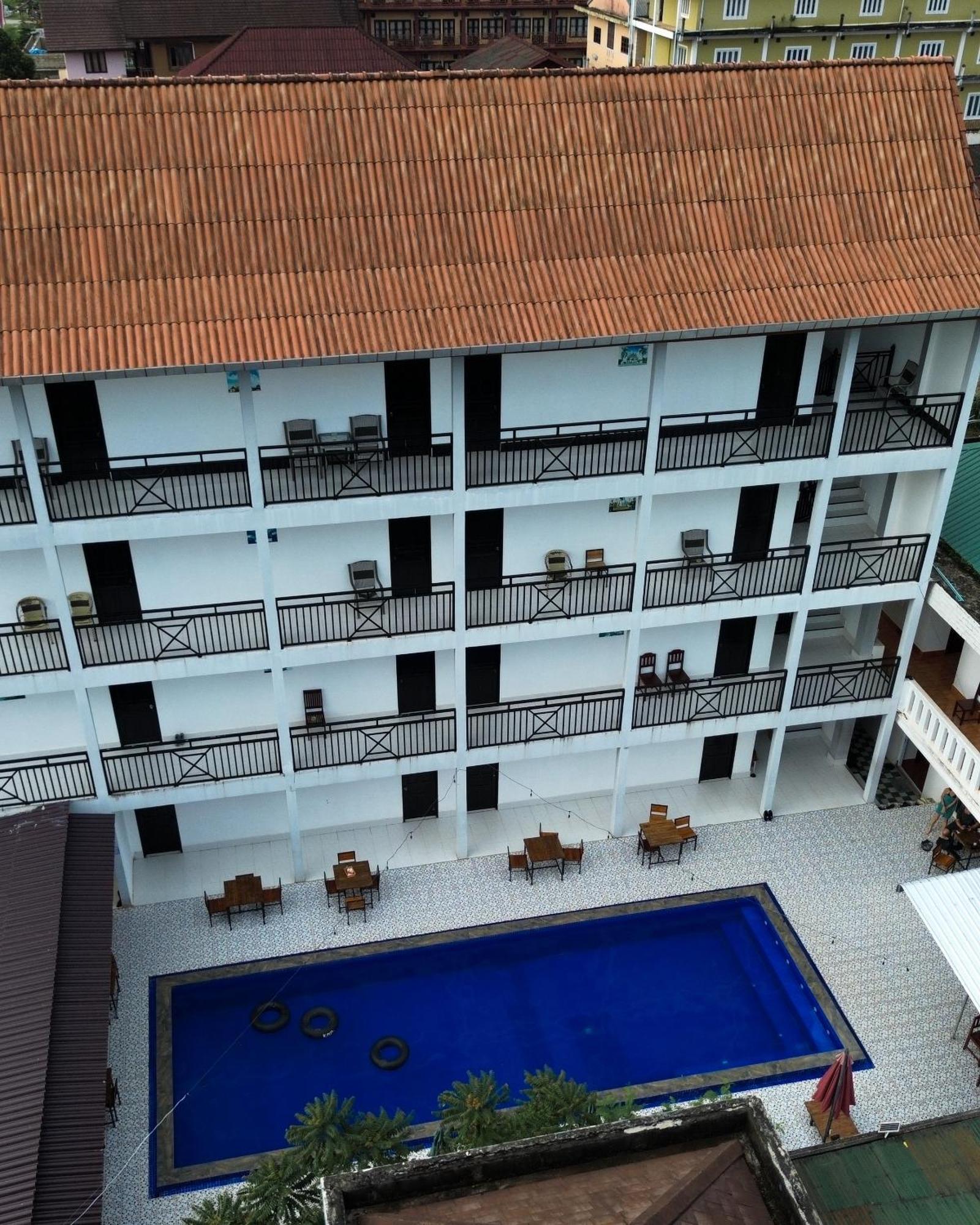 Vang Vieng Backpackers Hostel ภายนอก รูปภาพ