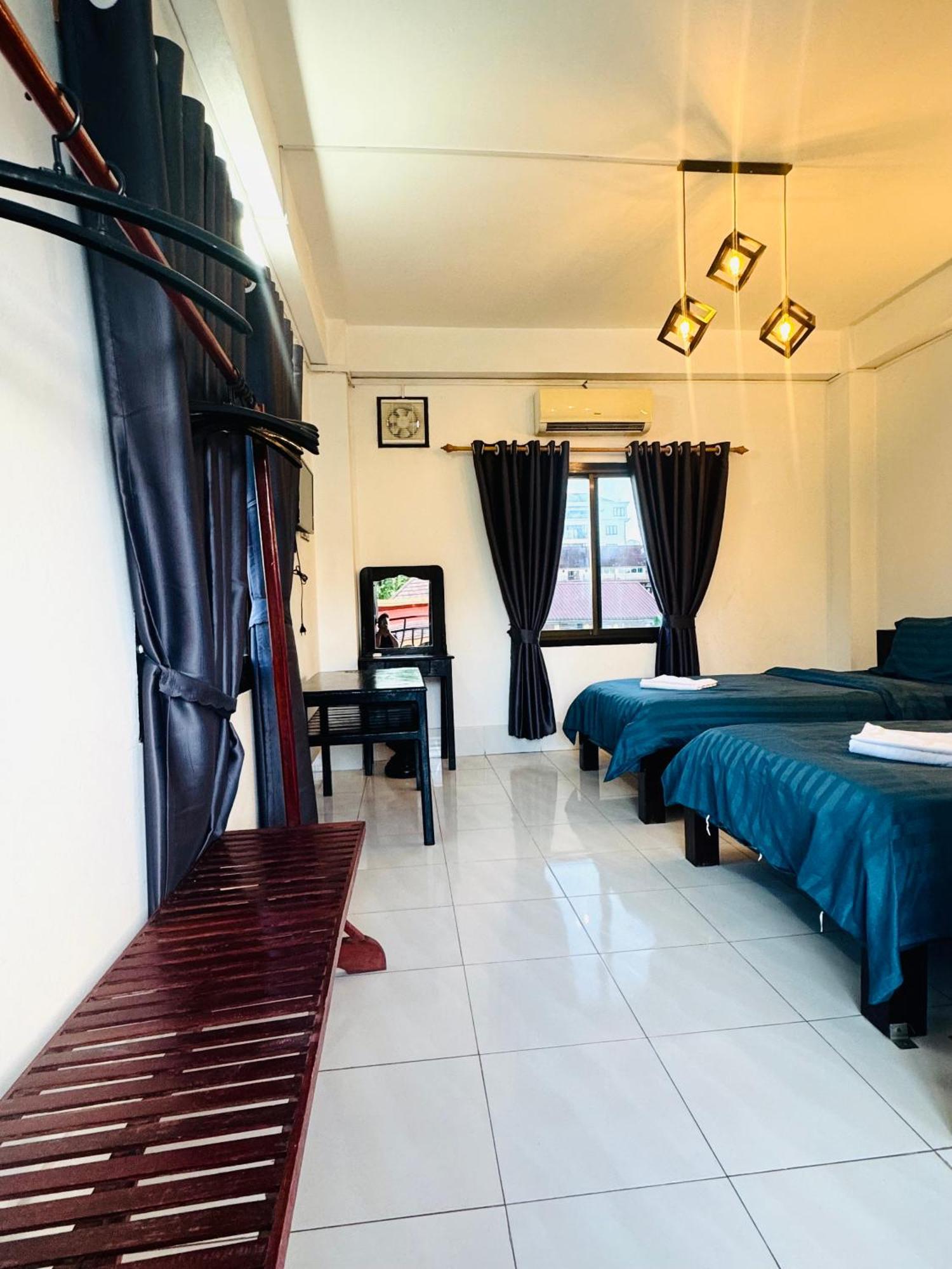 Vang Vieng Backpackers Hostel ภายนอก รูปภาพ