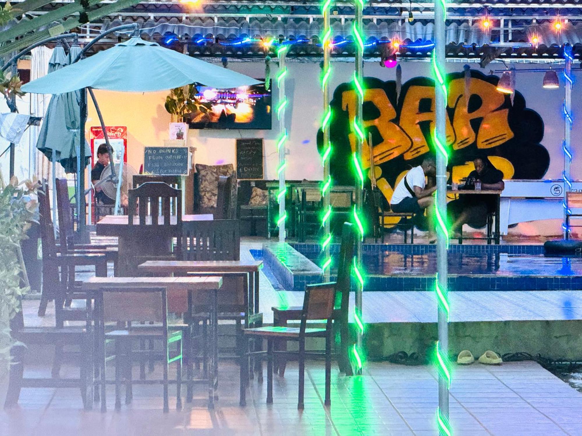 Vang Vieng Backpackers Hostel ภายนอก รูปภาพ