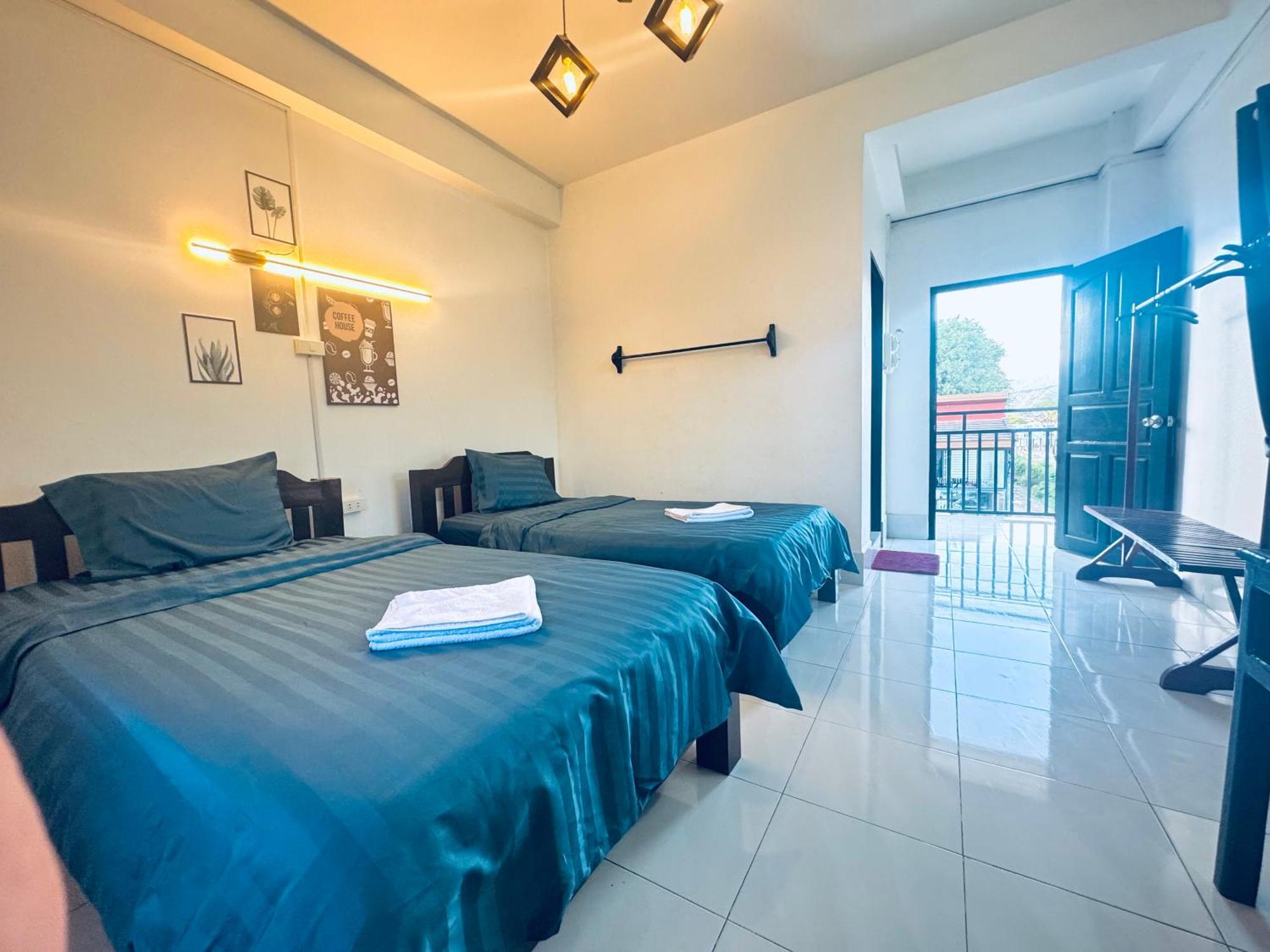 Vang Vieng Backpackers Hostel ภายนอก รูปภาพ
