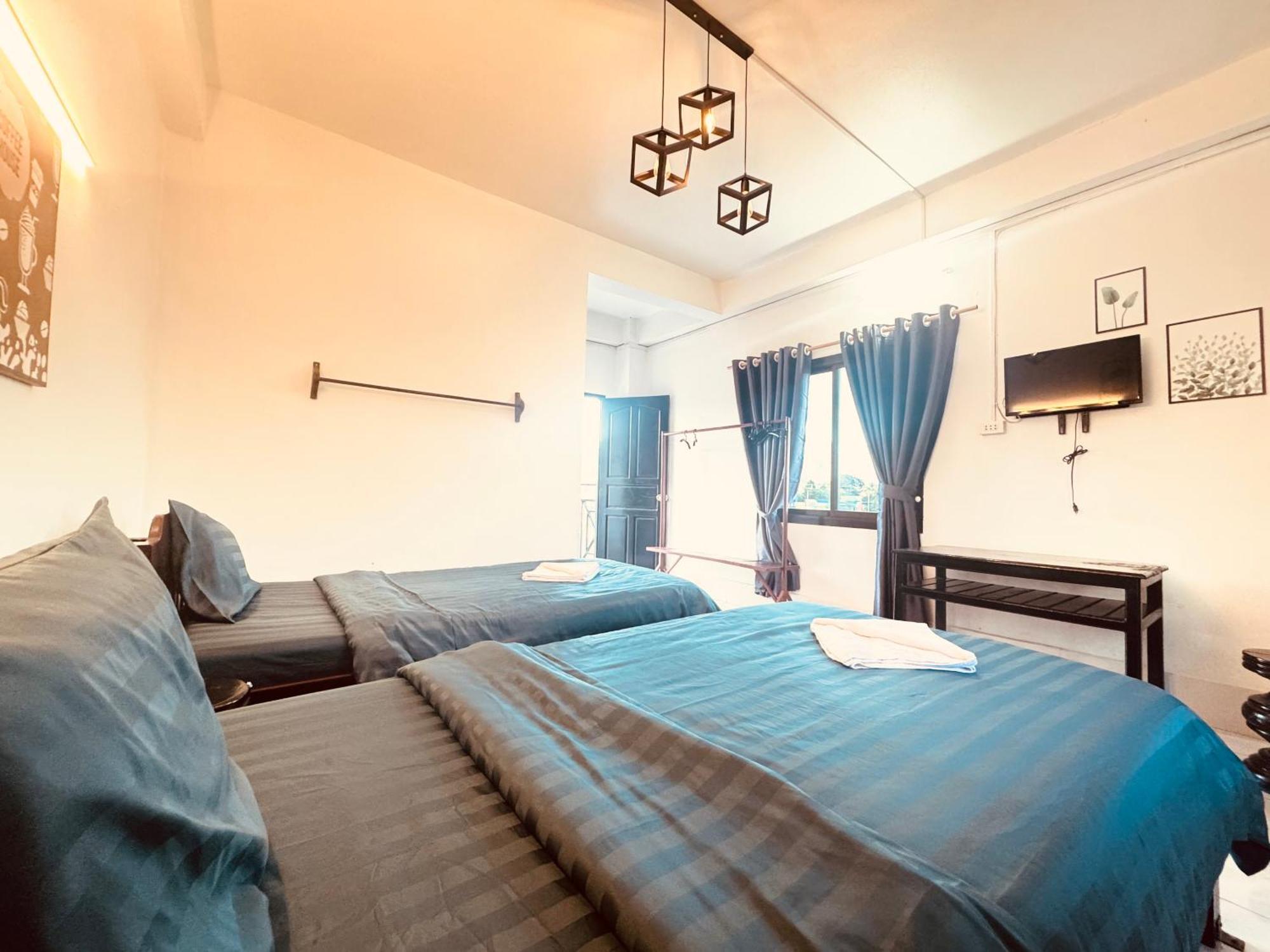 Vang Vieng Backpackers Hostel ภายนอก รูปภาพ