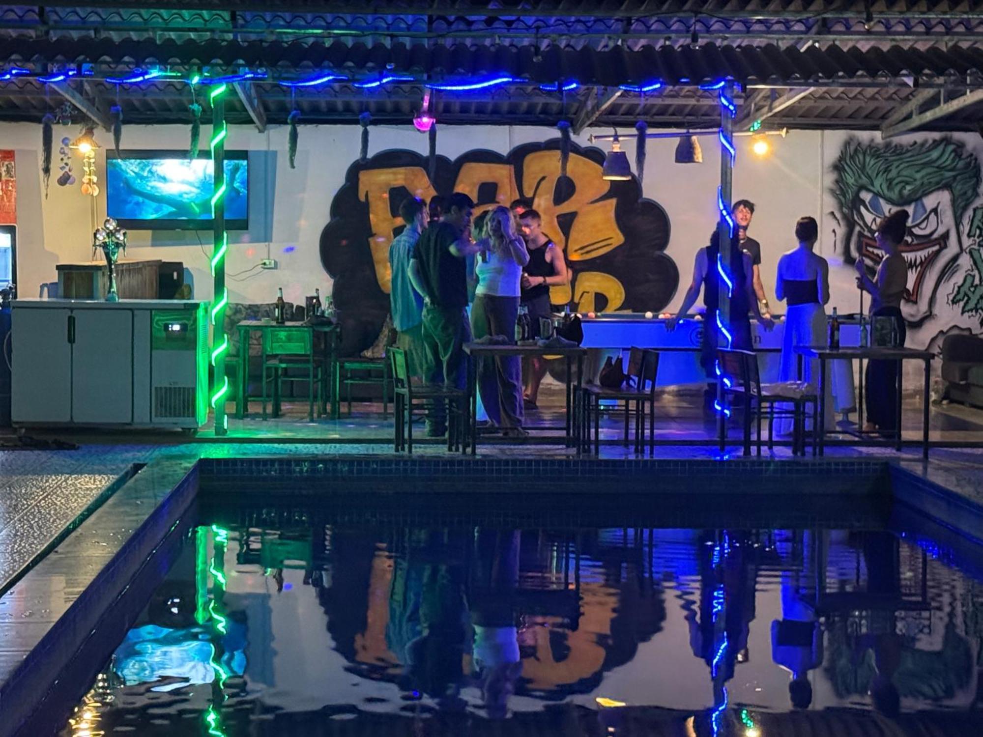 Vang Vieng Backpackers Hostel ภายนอก รูปภาพ