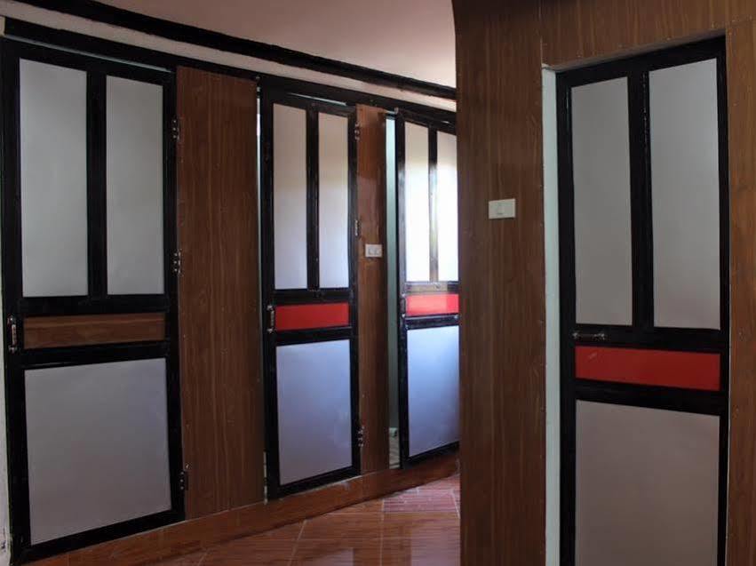 Vang Vieng Backpackers Hostel ภายนอก รูปภาพ