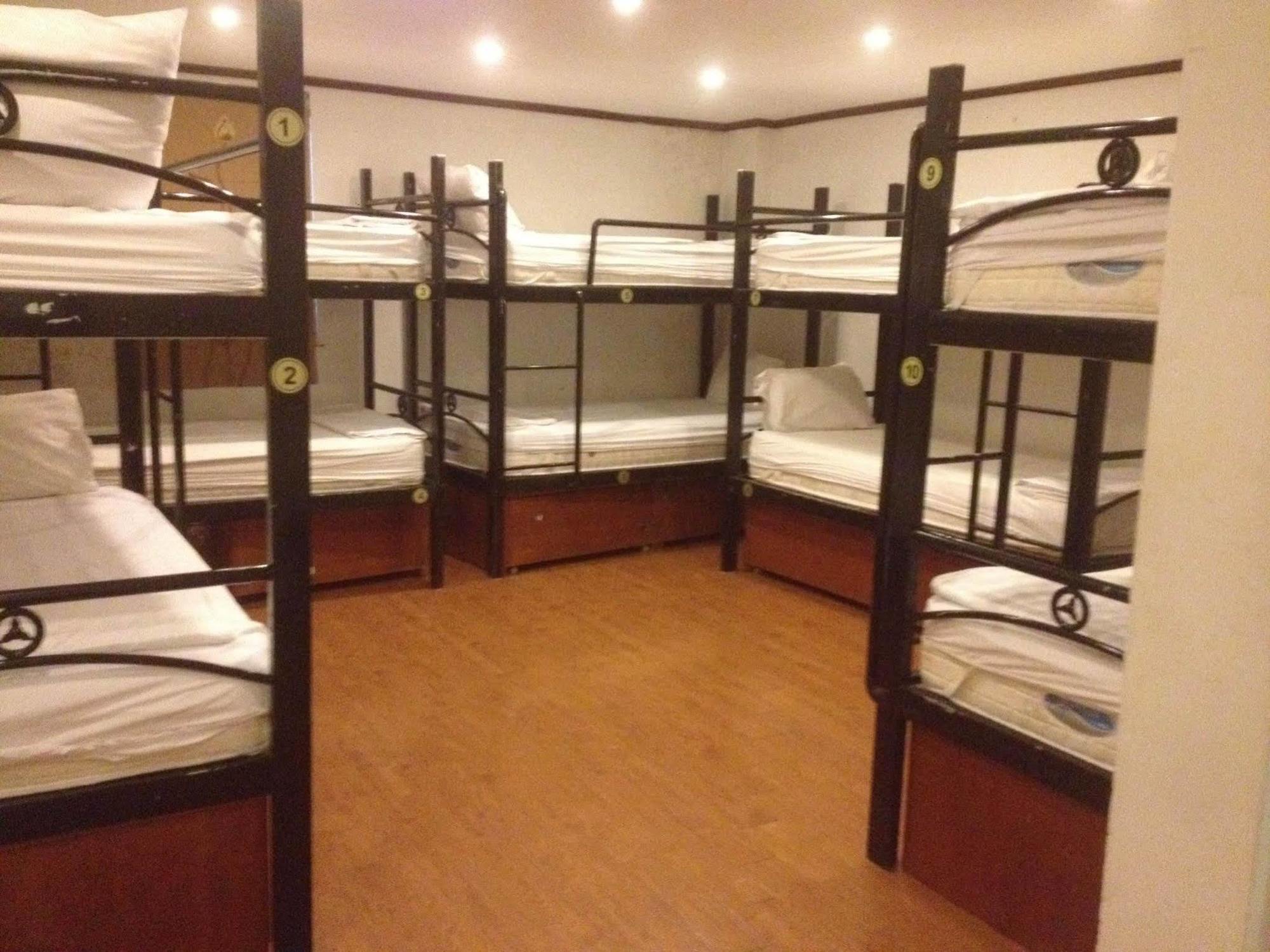 Vang Vieng Backpackers Hostel ภายนอก รูปภาพ